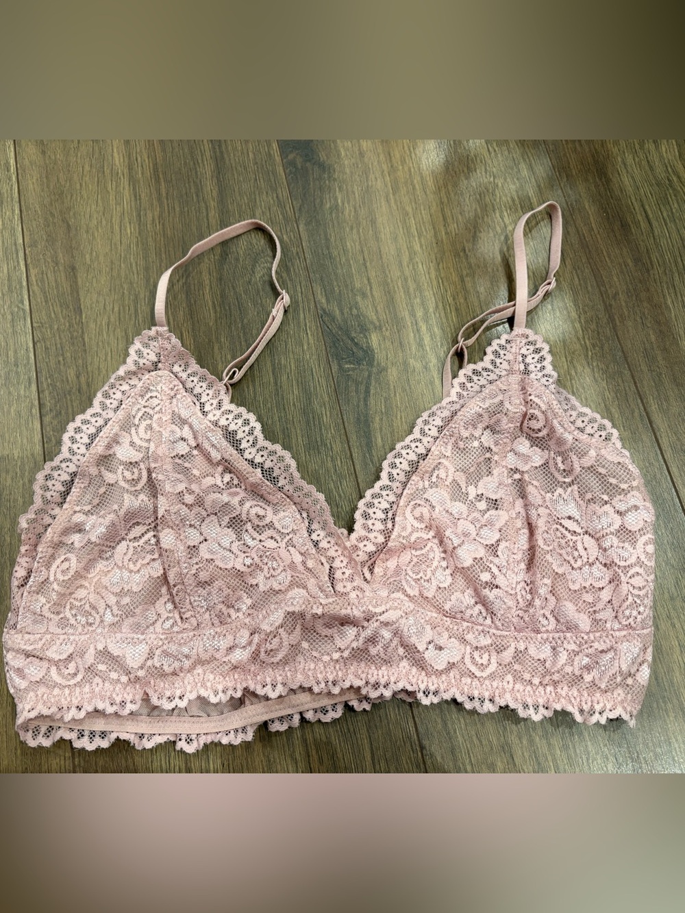 Aritzia Talula Lace Bralette in Dusty Blush